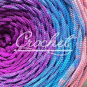 SZNUREK OMBRE POLIESTROWY 5mm – PŁASKI – NASYCONY WRZOS/TURKUS/CUKIERKOWY RÓŻ 260m CROCHET