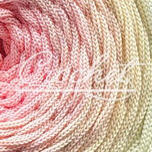 SZNUREK OMBRE POLIESTROWY 5mm – PŁASKI – JASNY RÓŻ/ECRU/DELIKATNA MIĘTA 250m CROCHET