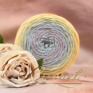 SZNUREK OMBRE POLIESTROWY 5mm PŁASKI – CROCHET – JASNY POPIELATY/ZAWILEC/JASNY POPIELATY/JASNY ŻÓŁTY 220m !!!NIERÓWNE PRZEJŚCIA!!!