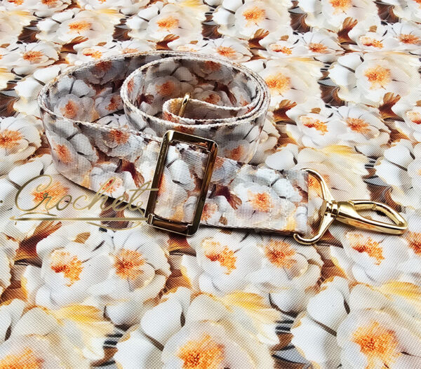 PASEK DO TOREBKI TEKSTYLNY- CROCHET SET- BIAŁO BEŻOWE KWIATY OKUCIA ZŁOTE IT2