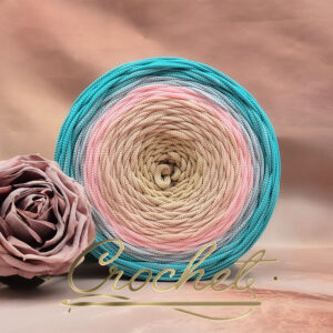 SZNUREK OMBRE POLIESTROWY 5mm PŁASKI – CROCHET – JASNY BEŻ/PUDROWY RÓŻ/JASNY TURKUS 245m