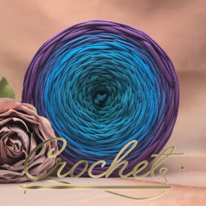 SZNUREK OMBRE POLIESTROWY 5mm – PŁASKI – MORSKI WRZOS 255m CROCHET
