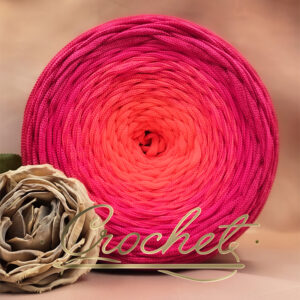 SZNUREK OMBRE POLIESTROWY 5mm – PŁASKI – SŁODKA MALINA 250m CROCHET