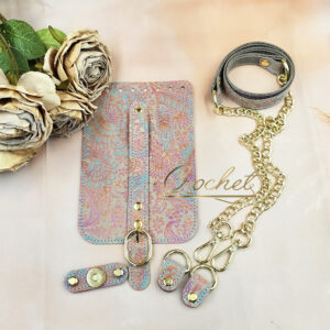 ZESTAW SKÓRZANY DO TOREBKI – CROCHET – KLAPKA 12x18cm WRZOSOWO TURKUSOWY PRINT OBSZYCIE BŁĘKITNE OKUCIA ZŁOTE IT/ŁAŃCUCH BEIGE EDITION
