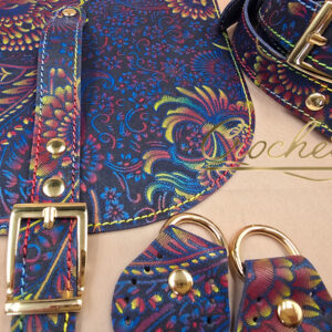 ZESTAW SKÓRZANY OZDOBNE WZORKI – CROCHET MATCH/GRANAT KROLEWSKI – 20x18cm PASECZEK CHABROWO CZERWONY PRINT OBSZYCIE RAINBOW OKUCIA ZŁOTE IT – ROYAL NAVY EDITION ZESTAW SKÓRZANY OZDOBNE WZORKI – CROCHET MATCH/GRANAT KROLEWSKI – 20x18cm PASECZEK CHABROWO CZERWONY PRINT OBSZYCIE RAINBOW OKUCIA ZŁOTE IT – ROYAL NAVY EDITION