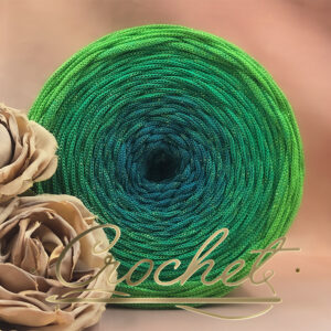 SZNUREK OMBRE POLIESTROWY 5mm – PŁASKI – PISTACCHIO LUCENTE + BŁYSZCZĄCA NIĆ 240m CROCHET !!!1x łączenie NIE PRZESZKADZA W ROBÓTCE!!!