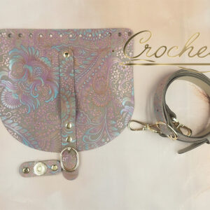 ZESTAW SKÓRZANY OZDOBNE WZORKI – CROCHET MATCH/JASNY BEŻ – 20x18cm NR1 PASECZEK WRZOSOWO TURKUSOWY PRINT OKUCIA SREBRNE IT – BEIGE EDITION