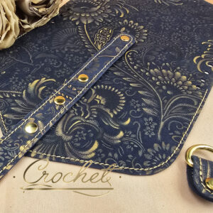 ZESTAW SKÓRZANY BAZA ASTRID – CROCHET – ZŁOTY PRINT ROYAL NAVY EDITION OBSZYCIE ZŁOTE OKUCIA ZŁOTE IT ŁAŃCUCH ZESTAW SKÓRZANY BAZA ASTRID – CROCHET – ZŁOTY PRINT ROYAL NAVY EDITION OBSZYCIE ZŁOTE OKUCIA ZŁOTE IT ŁAŃCUCH