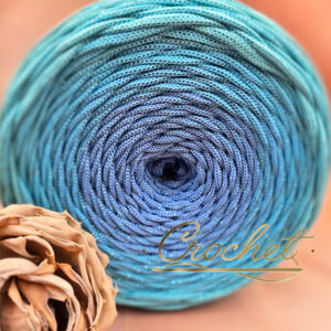 SZNUREK OMBRE POLIESTROWY 5mm – PŁASKI – AQUA GLOW + BŁYSZCZĄCA NIĆ 235m CROCHET