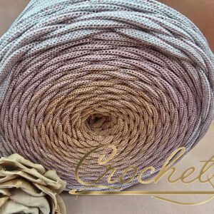 SZNUREK OMBRE POLIESTROWY 5mm – PŁASKI – POWDER SHINE + BŁYSZCZĄCA NIĆ 235m CROCHET