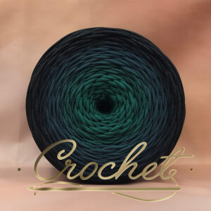 SZNUREK OMBRE POLIESTROWY 5mm – PŁASKI – NOTTE SMERALDO 250m CROCHET SZNUREK OMBRE POLIESTROWY 5mm – PŁASKI – NOTTE SMERALDO 250m CROCHET